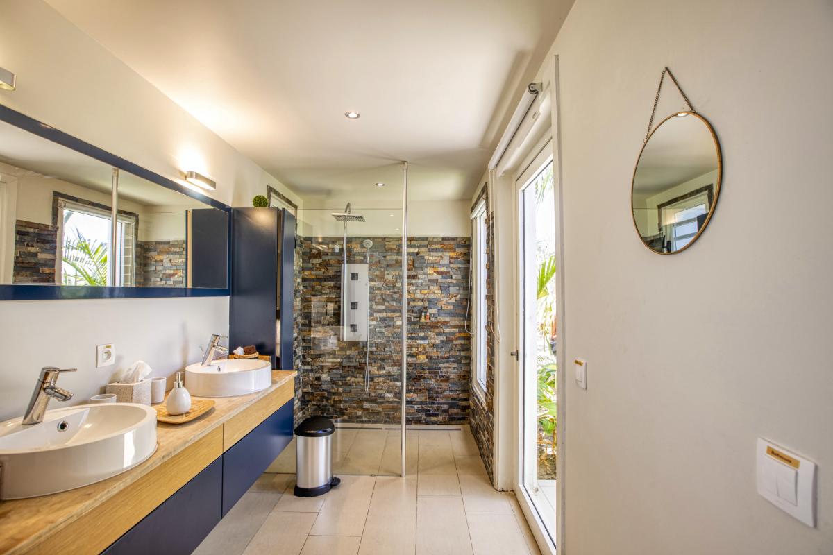 Location villa Saint Martin Terres Basses - Villa 4 chambres 8 personnes - 350m de la plage de Baie aux Prunes - Piscine - Roof Top (26)